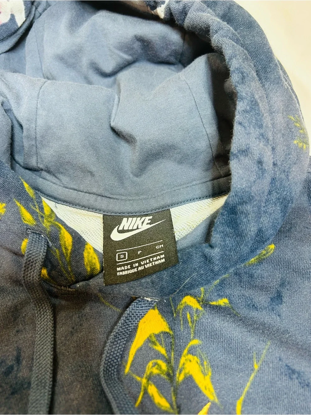 Nike + Streetwear Sportswear Club “Peace Dove” Graphic Hoodie Size Small